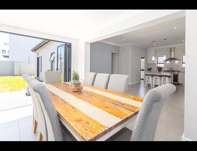 3 BEDROOM FREEHOLD FOR SALE IN PARKLANDS NORTH